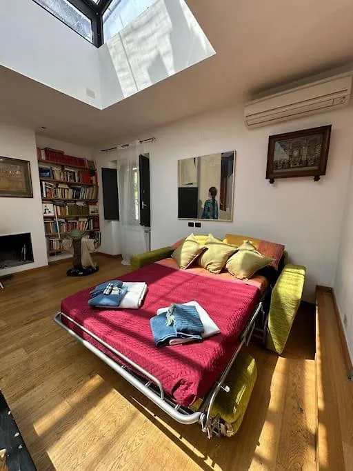 Nuovo Loft A Trastevere Con Super Terrazzo Rome