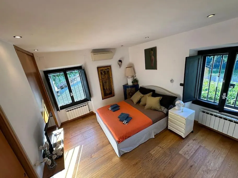 Nuovo Loft A Trastevere Con Super Terrazzo Roma 0*,  Italia