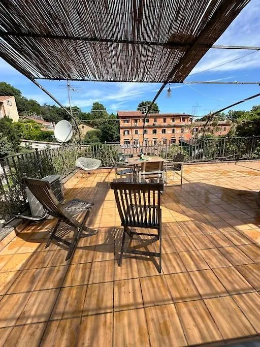 Appartamento Nuovo Loft A Trastevere Con Super Terrazzo Roma Italia